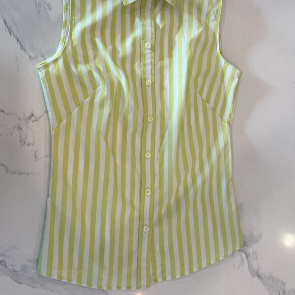 Banana Republic, Sleeveless Top, Collared, Button Front, Non-Iron - Size 0 - Picture 2 of 8